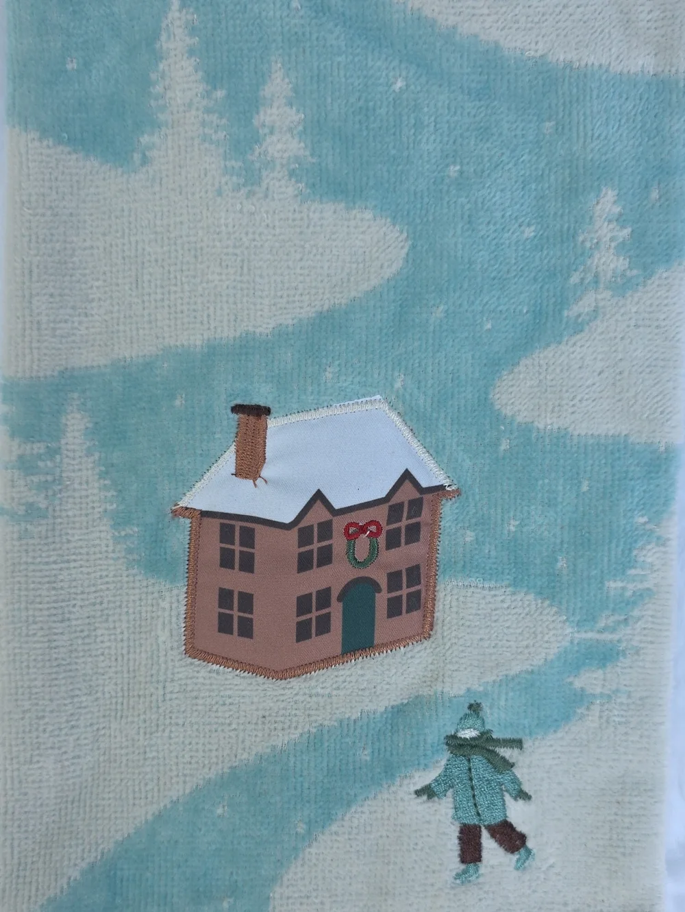 NWT One Christmas Hand Towel 100% Cotton Ice Skating Trees Snow Winter ⛸️❄️🌲